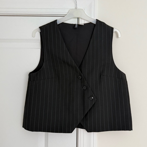 H&M Black Pinstripe Vest - Picture 6 of 8